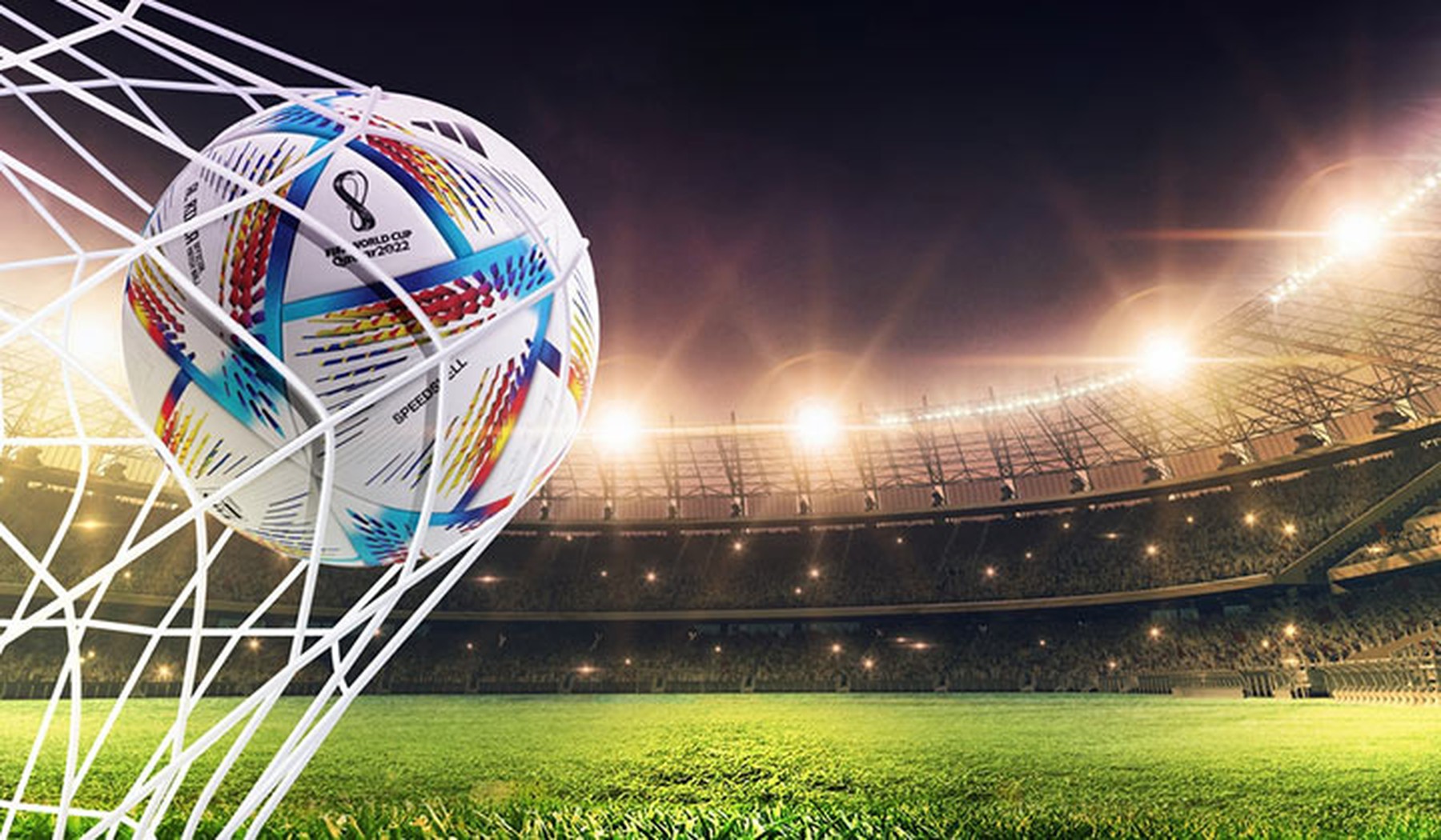 Balón del Mundial de Qatar 2022 dentro de una portería de fútbol